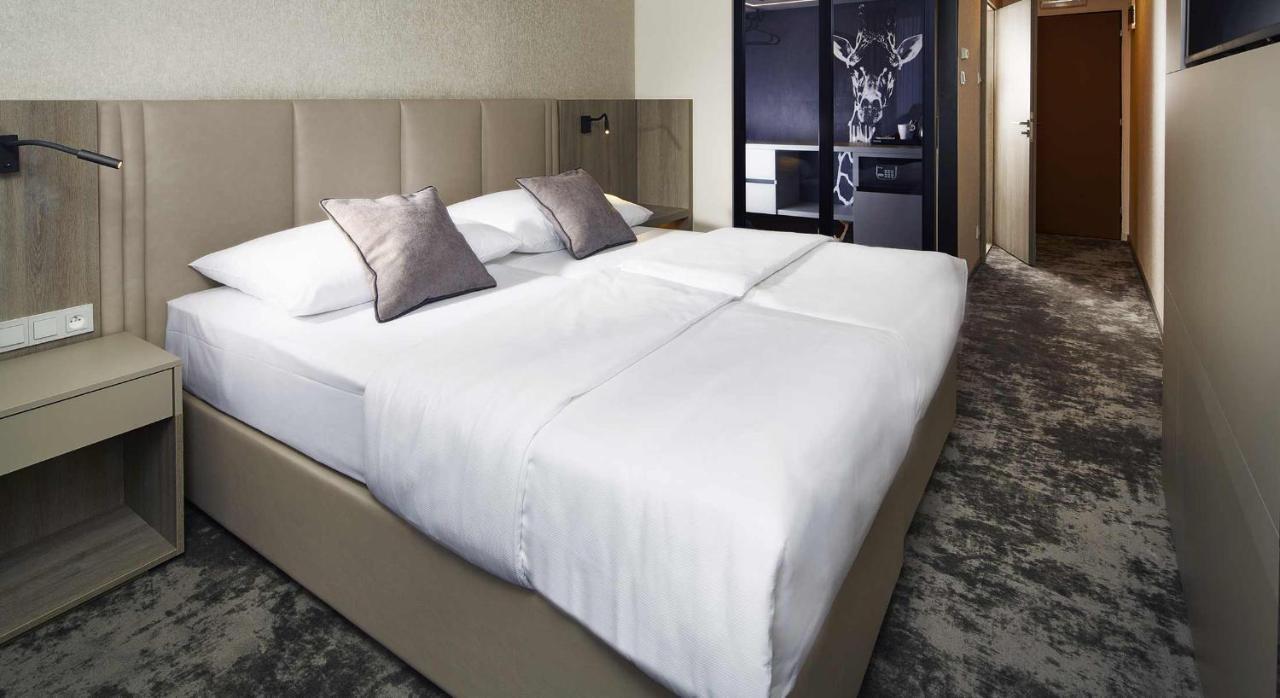 Executive Double or Twin Room with Free Pool Access