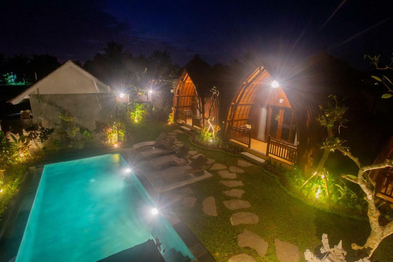 Bungalow with Garden View