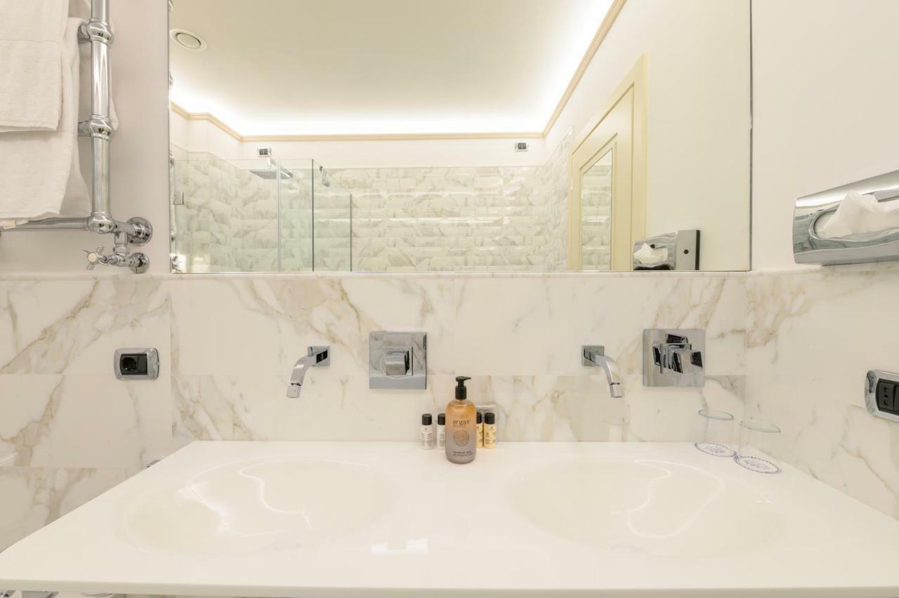 Deluxe Double or Twin Room with Balcony