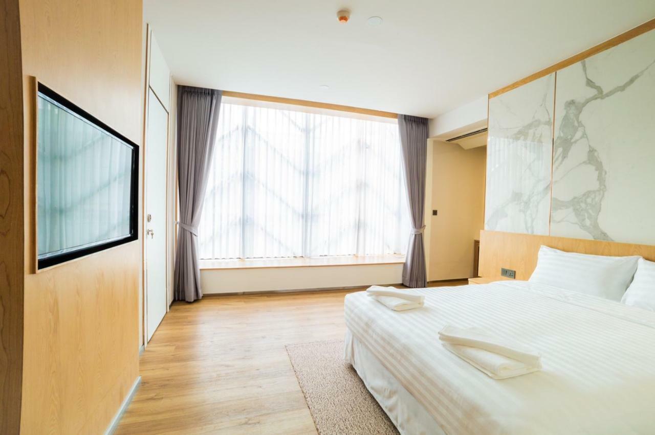 Deluxe Double Room with City View