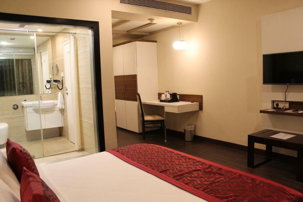 Super Deluxe Room King Bed