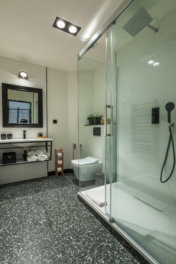 Large Double Room - Annex