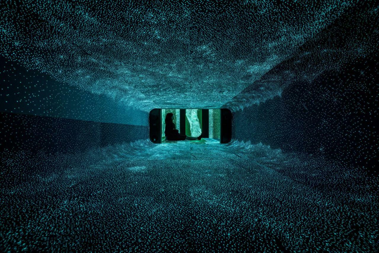 Absolute Immersive Audio/Visual Room "D/R/M" by EY∃(BOREDOMS)