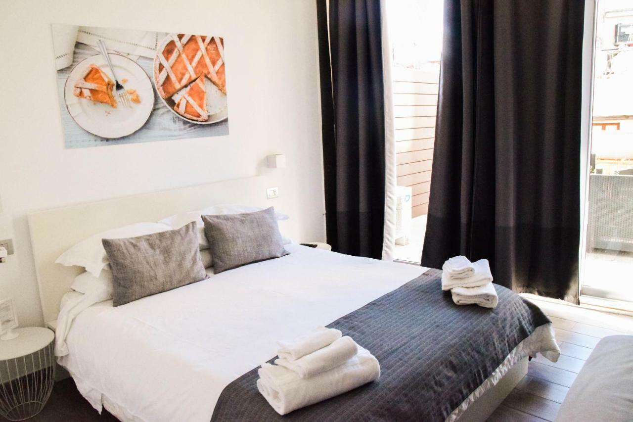 Superior Double Room with Terrace and City View
