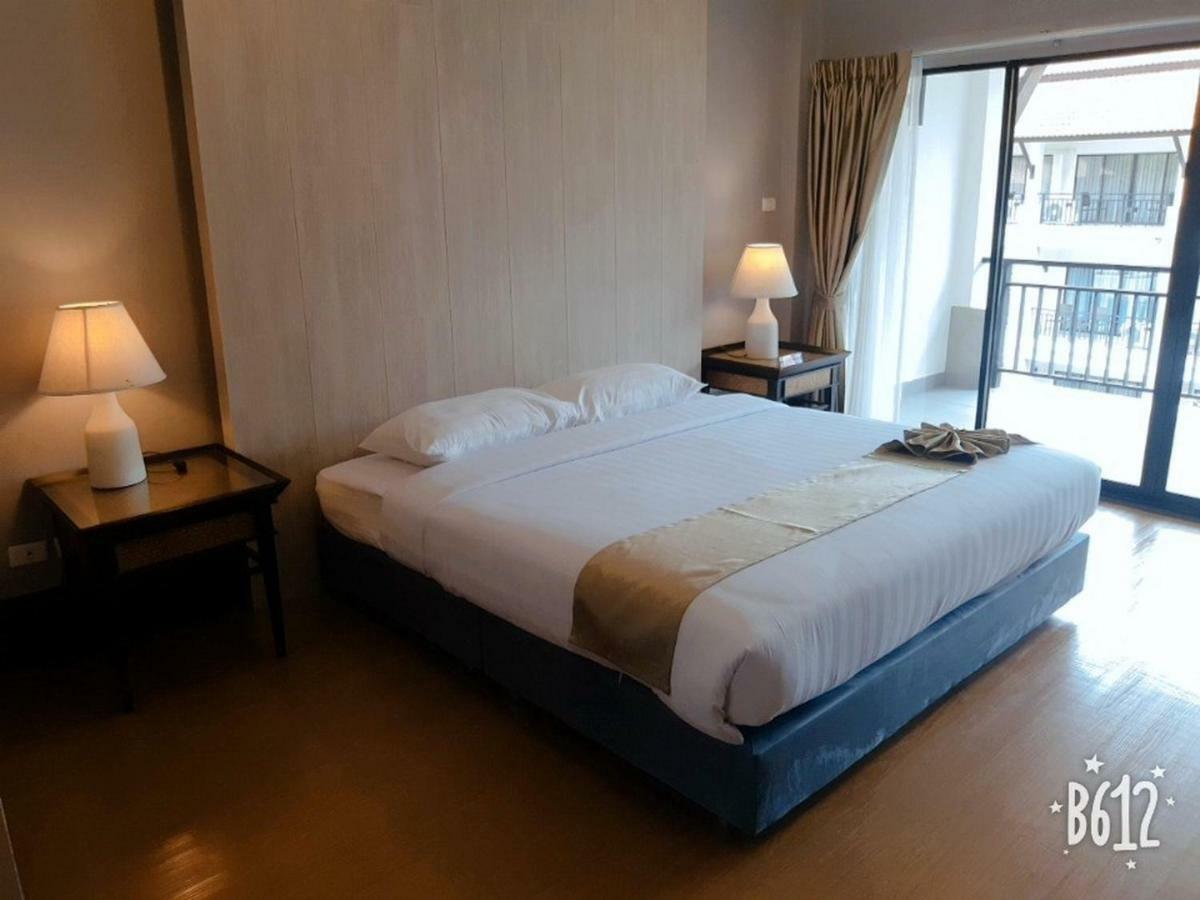 Superior Room with King Bed