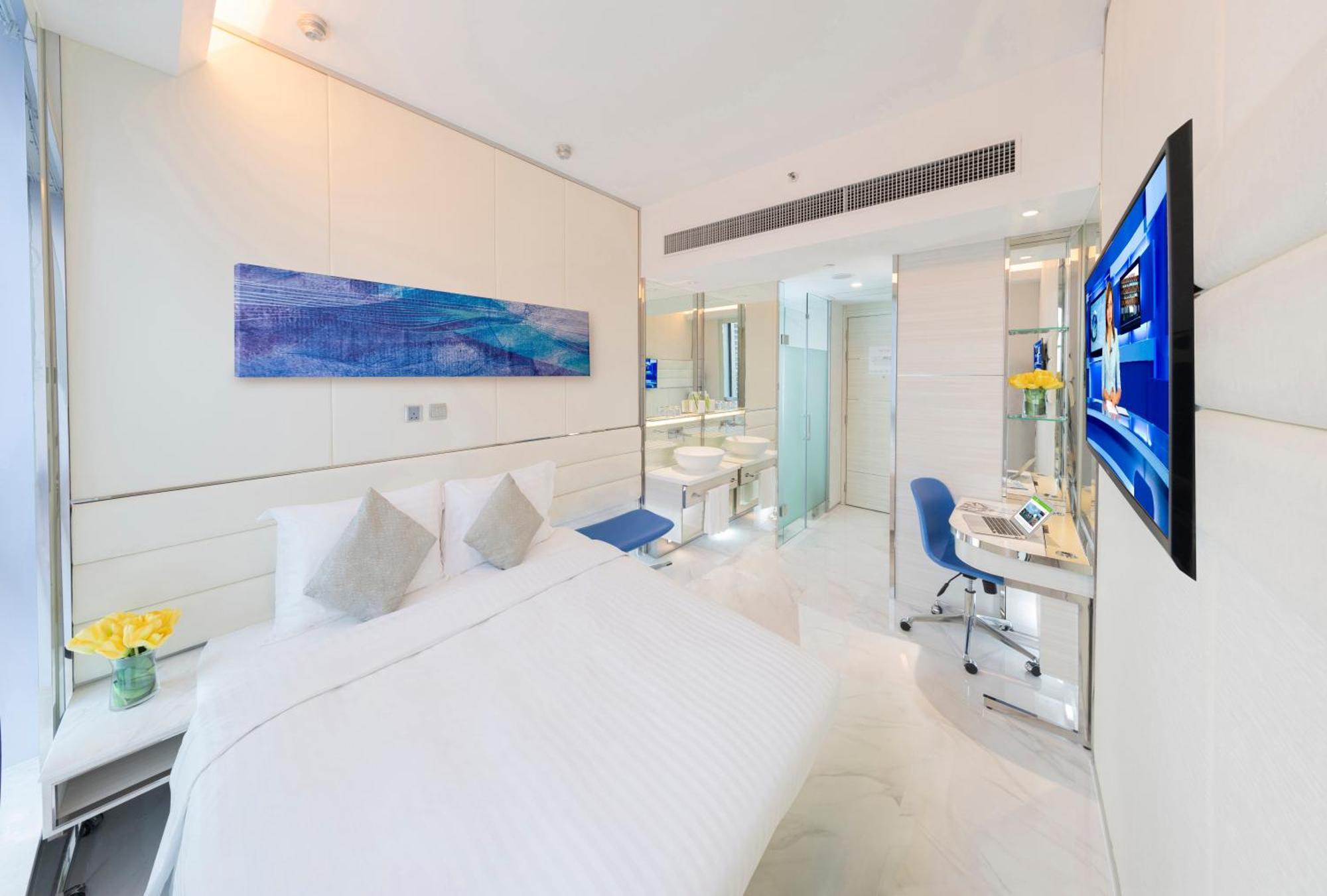 iBusiness Premier Queen Room