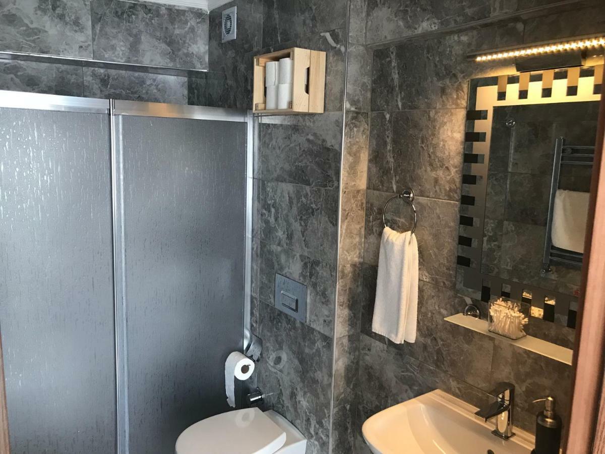 Penthouse Triple Room