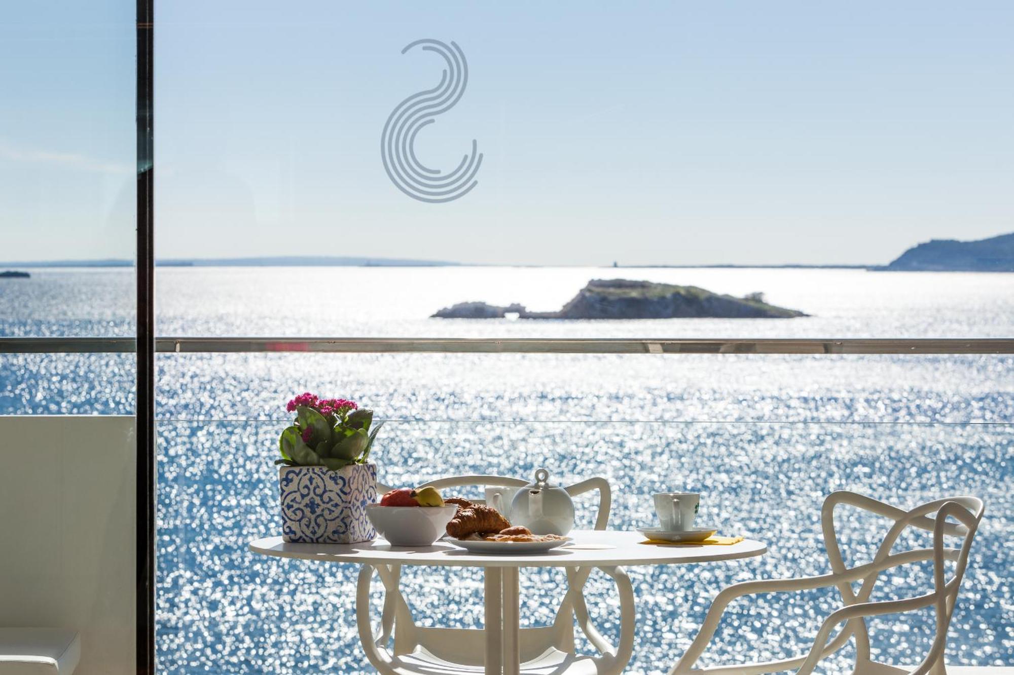 Studio Apartment Sea View Higher Floors