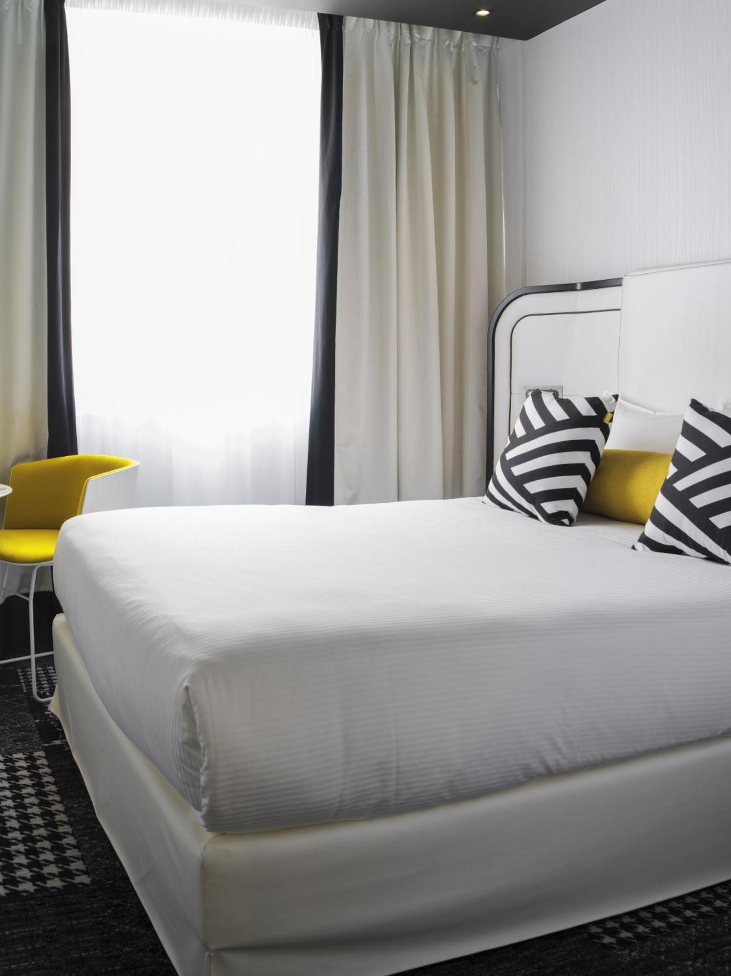Deluxe Double Room Bath