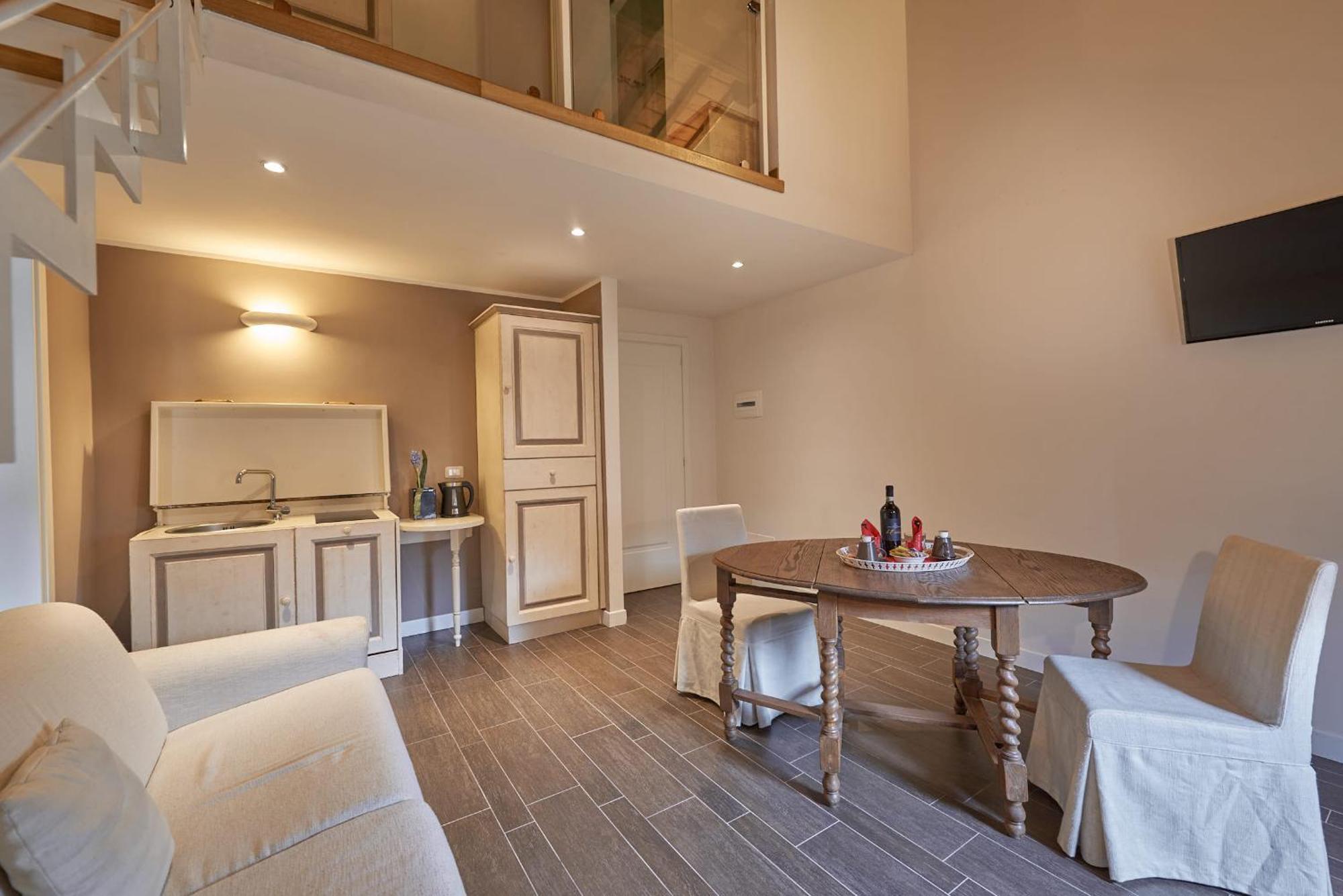 Two-Bedroom Apartment (6 Adults)