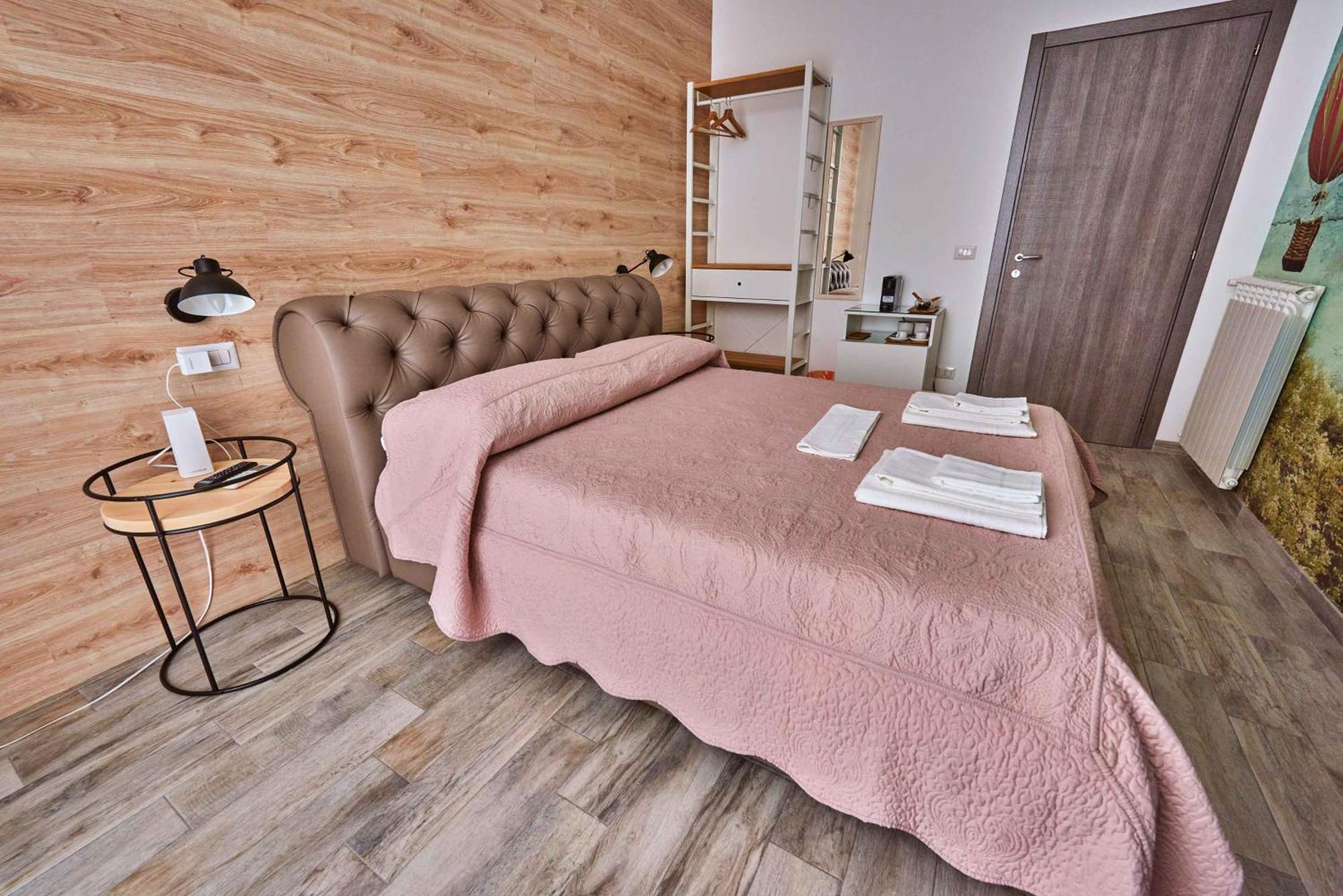 Double Room with Private External Bathroom