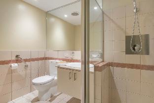 Classic One-Bedroom Triple Bed Suite