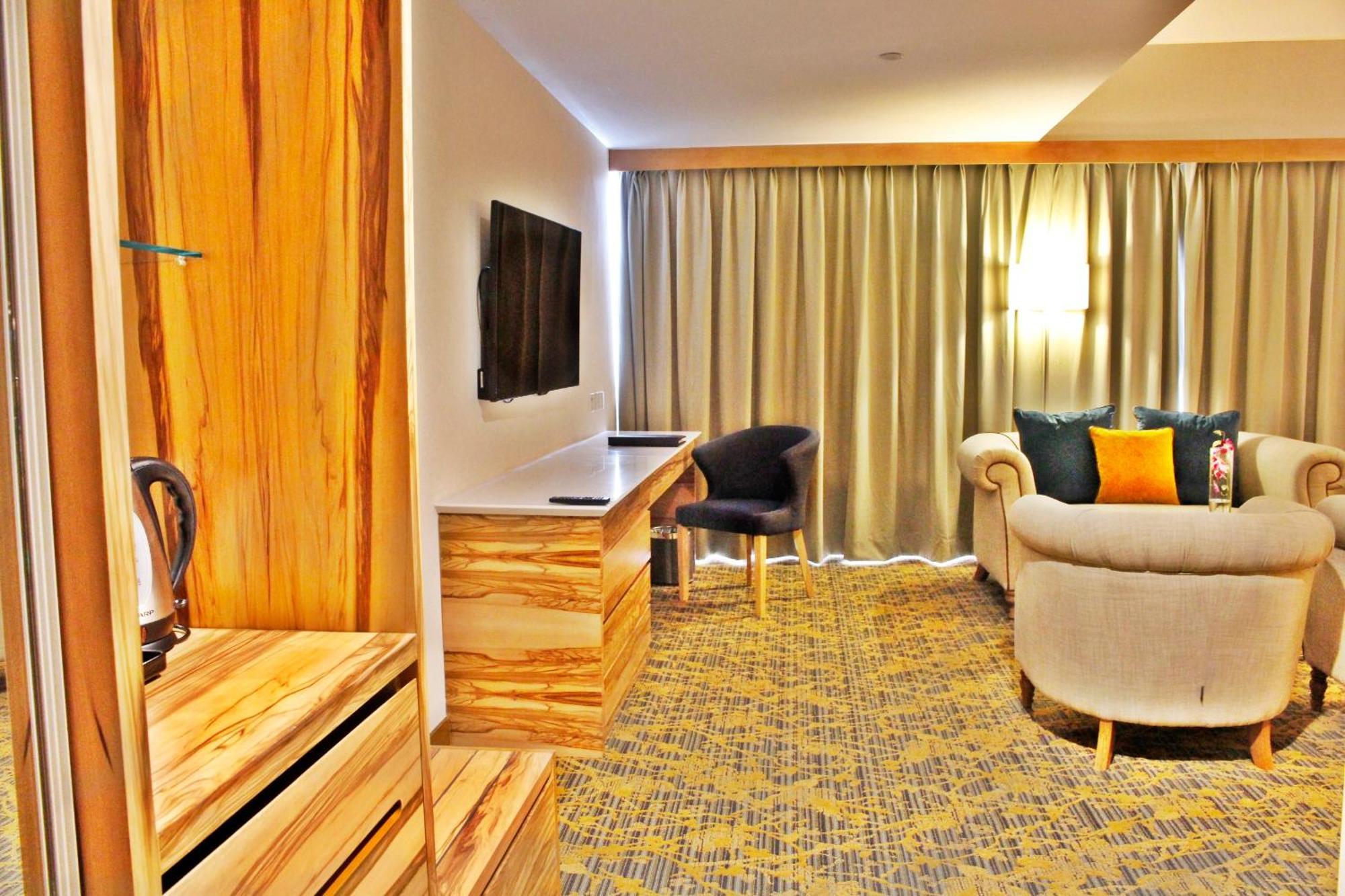 Premium Suite