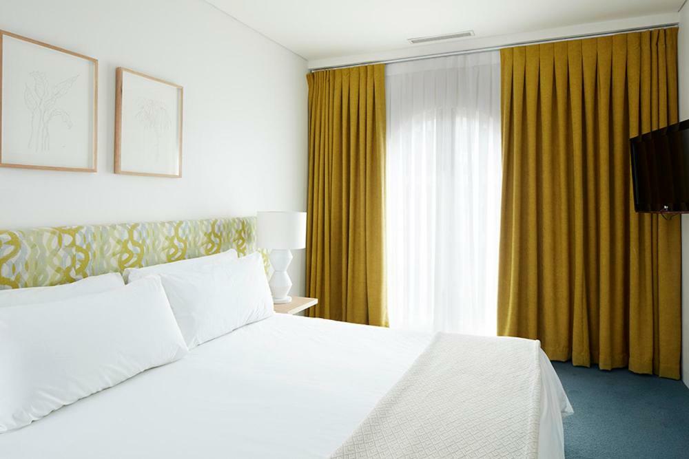 King Suite with Side View,828206954:JPEG