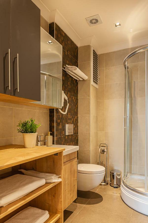 One-Bedroom Apartment - Basement