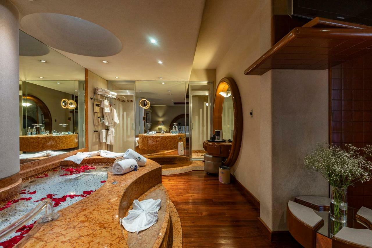 Grand Master Suite