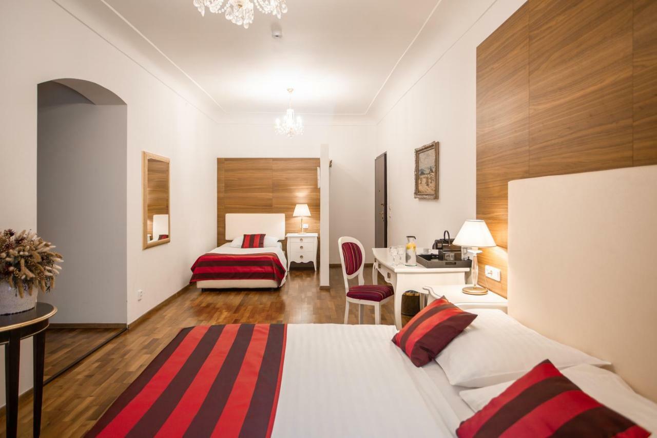 Executive Triple Room