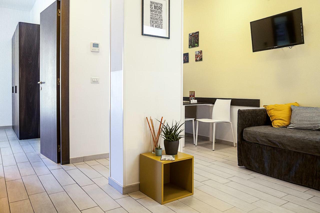 Deluxe One-Bedroom Apartment