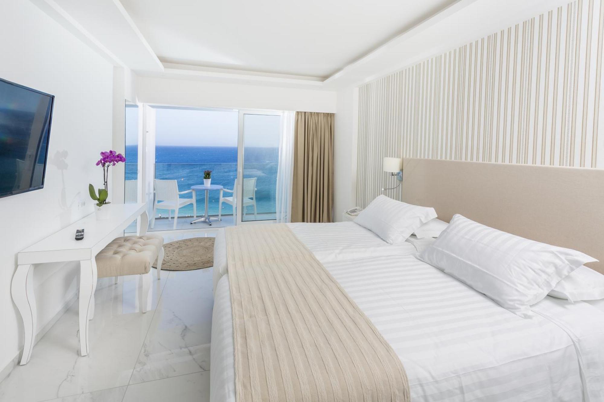 Double or Twin Room Beach Front