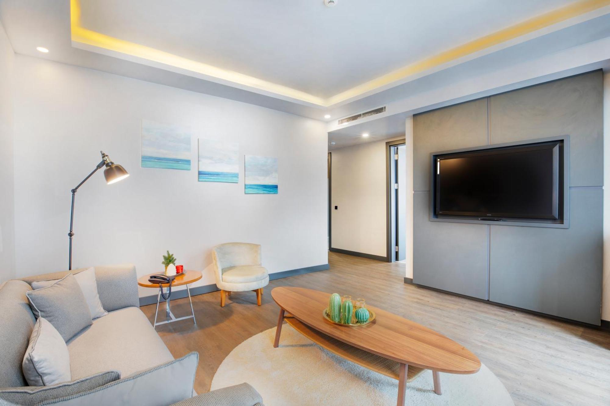King Suite with Terrace