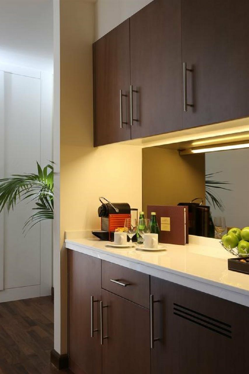 Summer Stay Room Offer - 24 Hour Check in and Check Out, 20% Off Dining