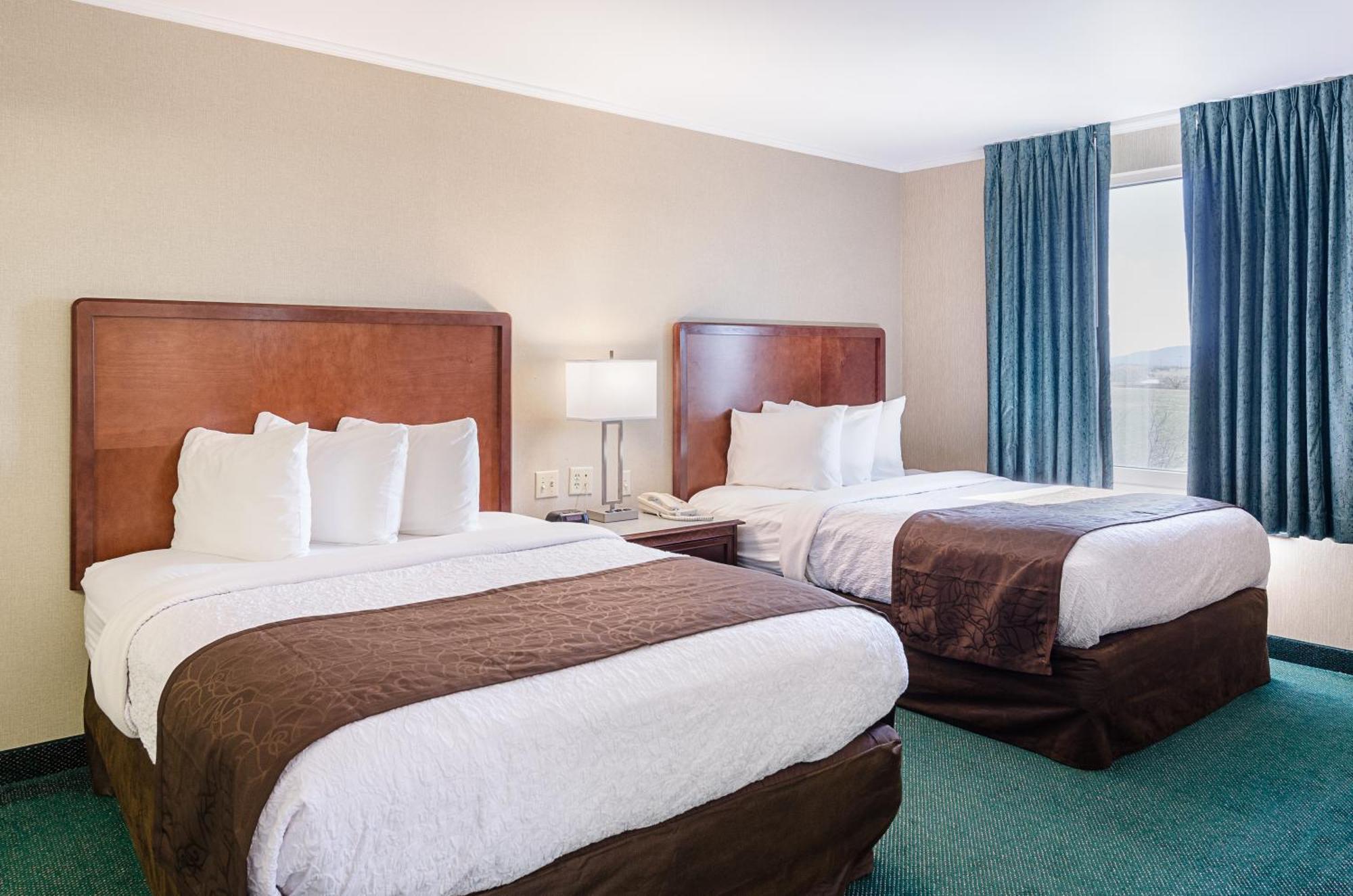 Queen Suite with Two Queen Beds and  Sofa Bed - Non-Smoking