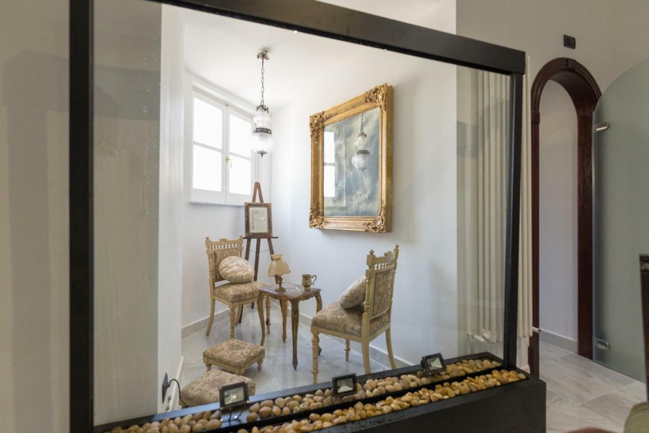 Deluxe Queen Suite