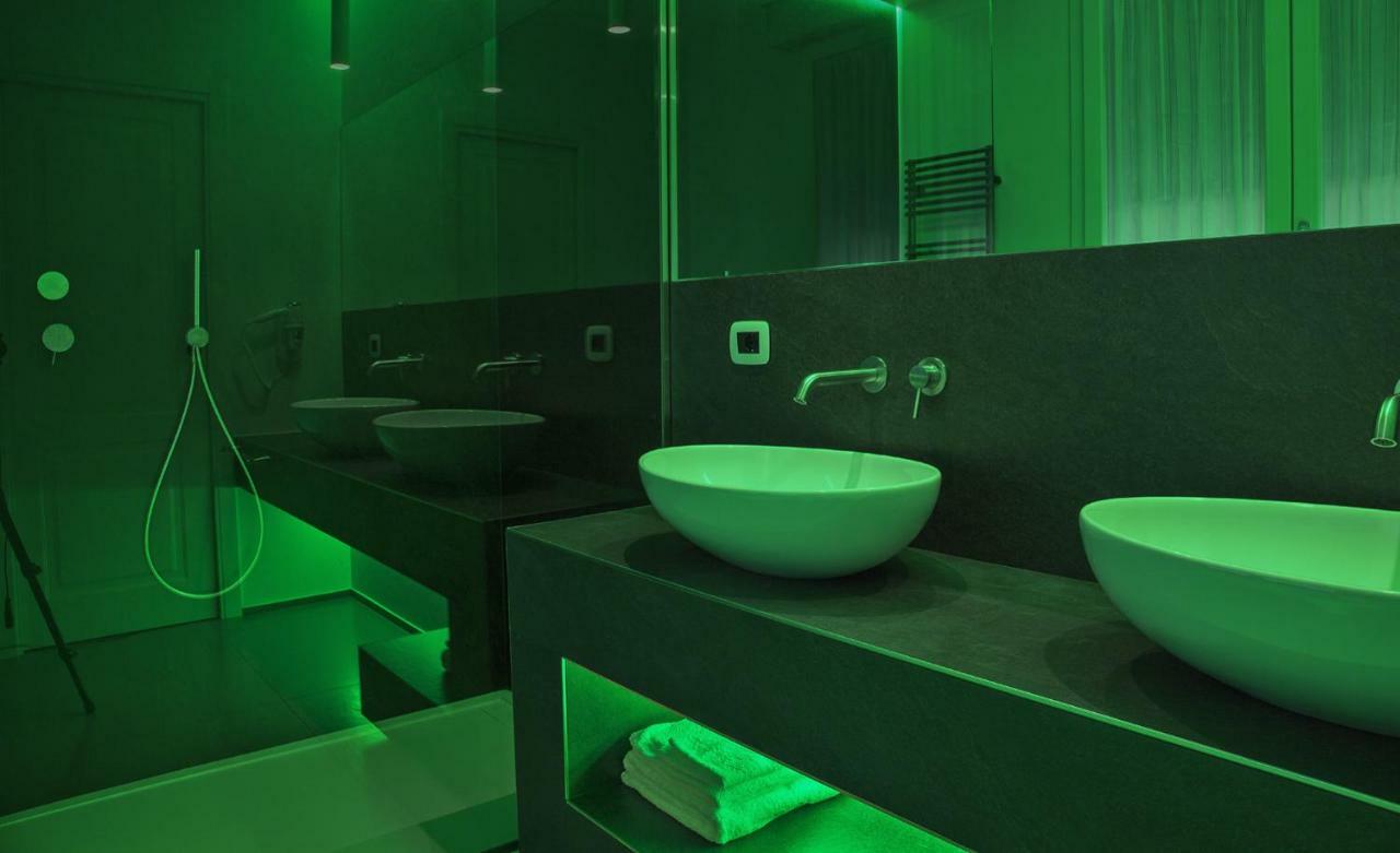Deluxe Triple Room with Private Bathroom
