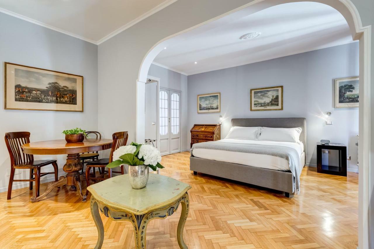 Deluxe Apartment - Bright Suite with view