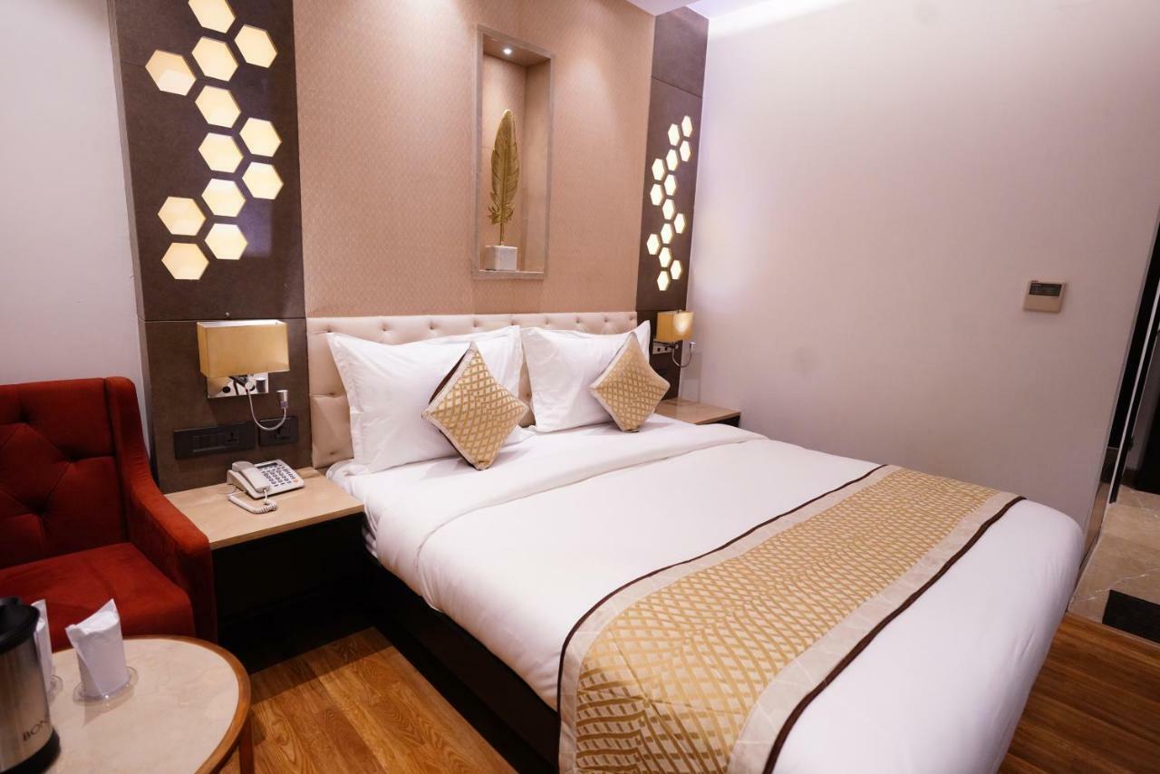 Deluxe Room with Free Airport Pickup