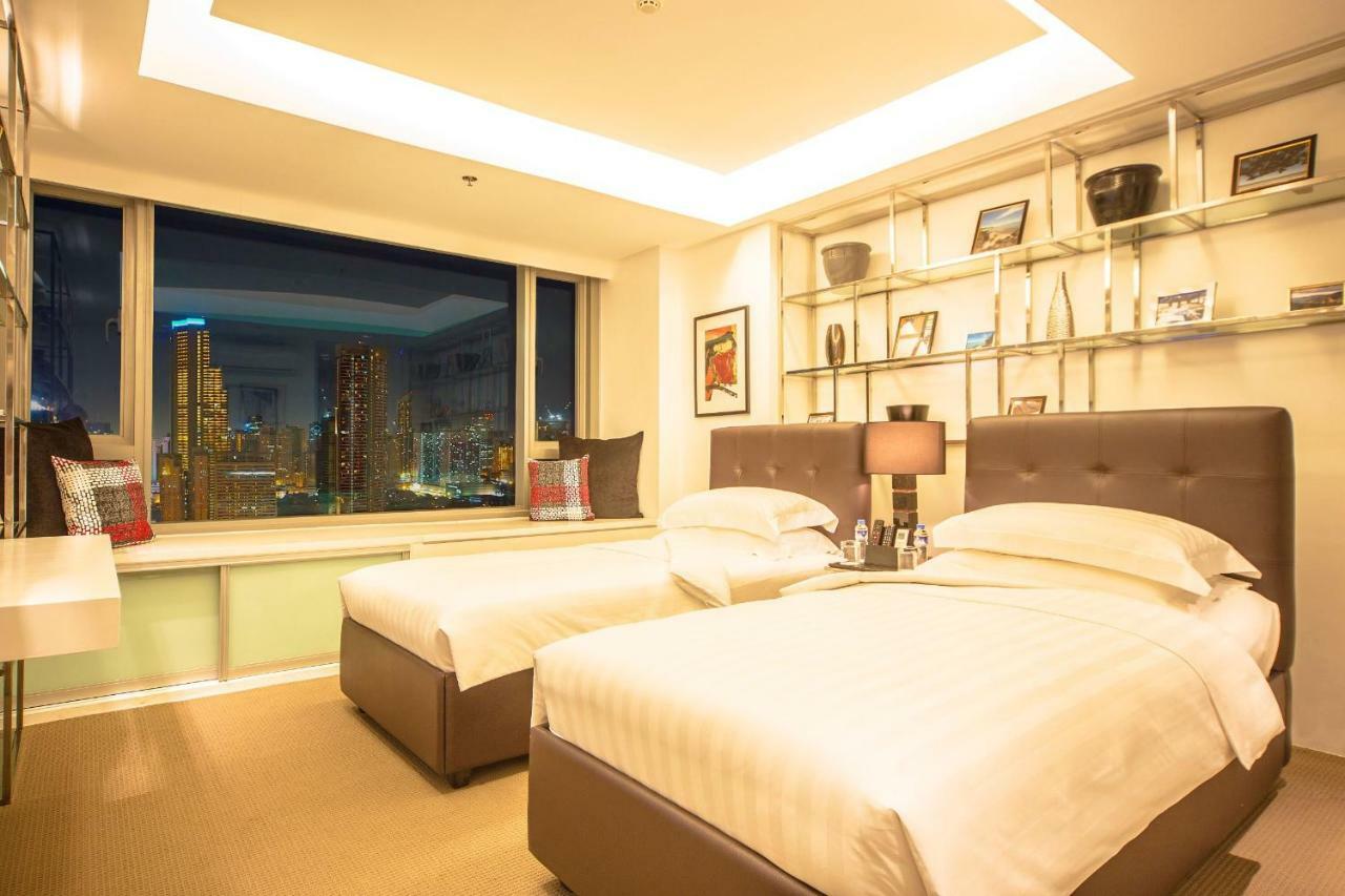One-Bedroom Apartment with 2 Single Beds