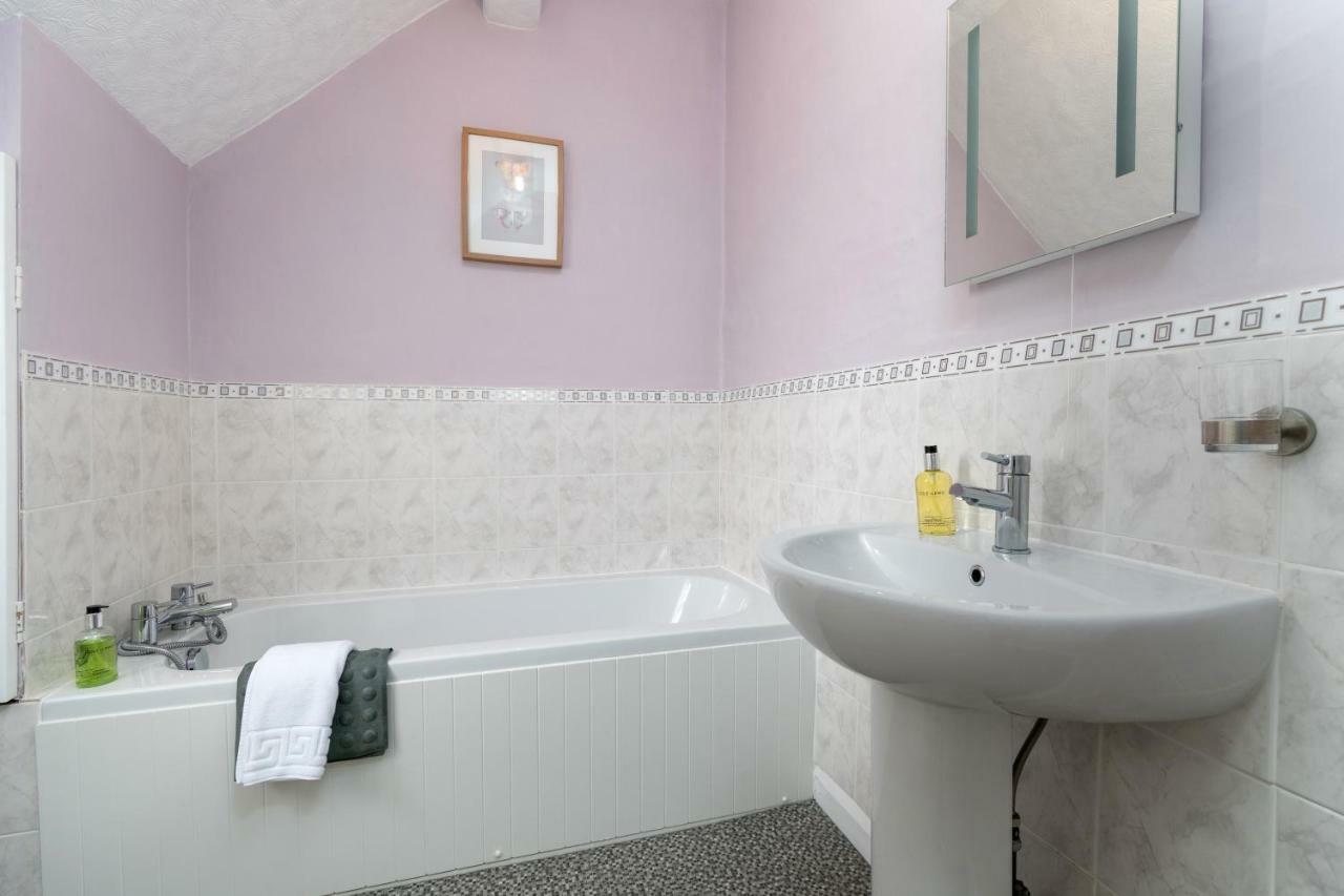 Single Room with Private Bathroom