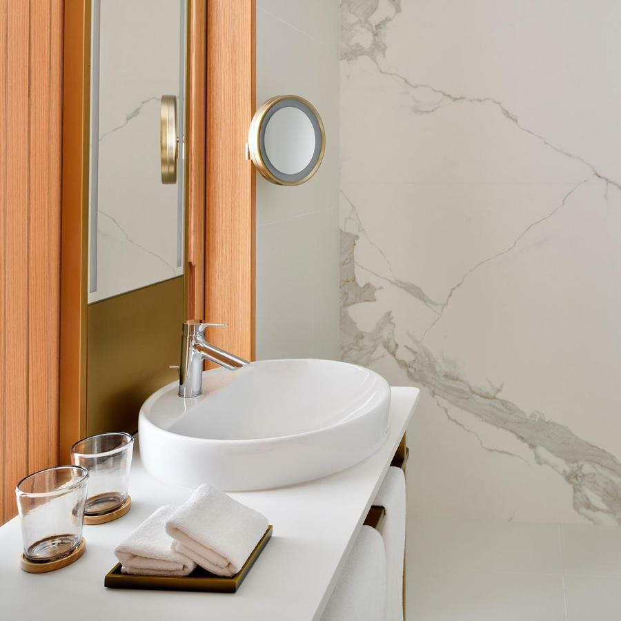 City View Deluxe Room King - Free Shuttle to Dubai Mall & La Mer Beach,999980628:JPEG