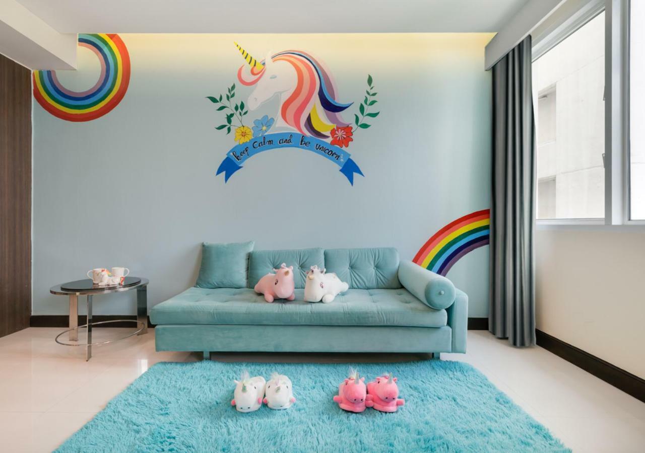 Theme room