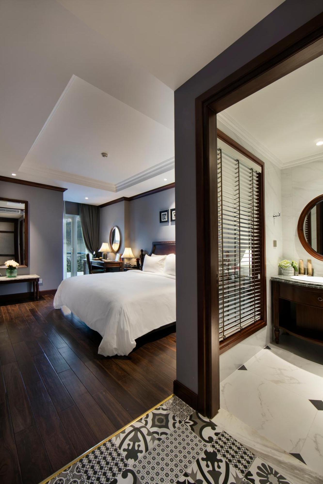 Junior Suite with Lake View