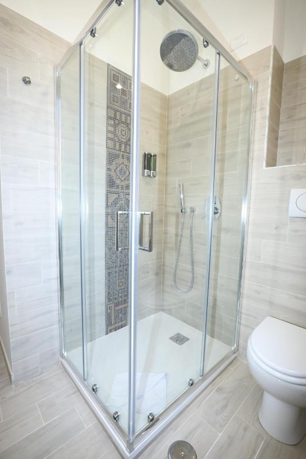Deluxe Queen Suite