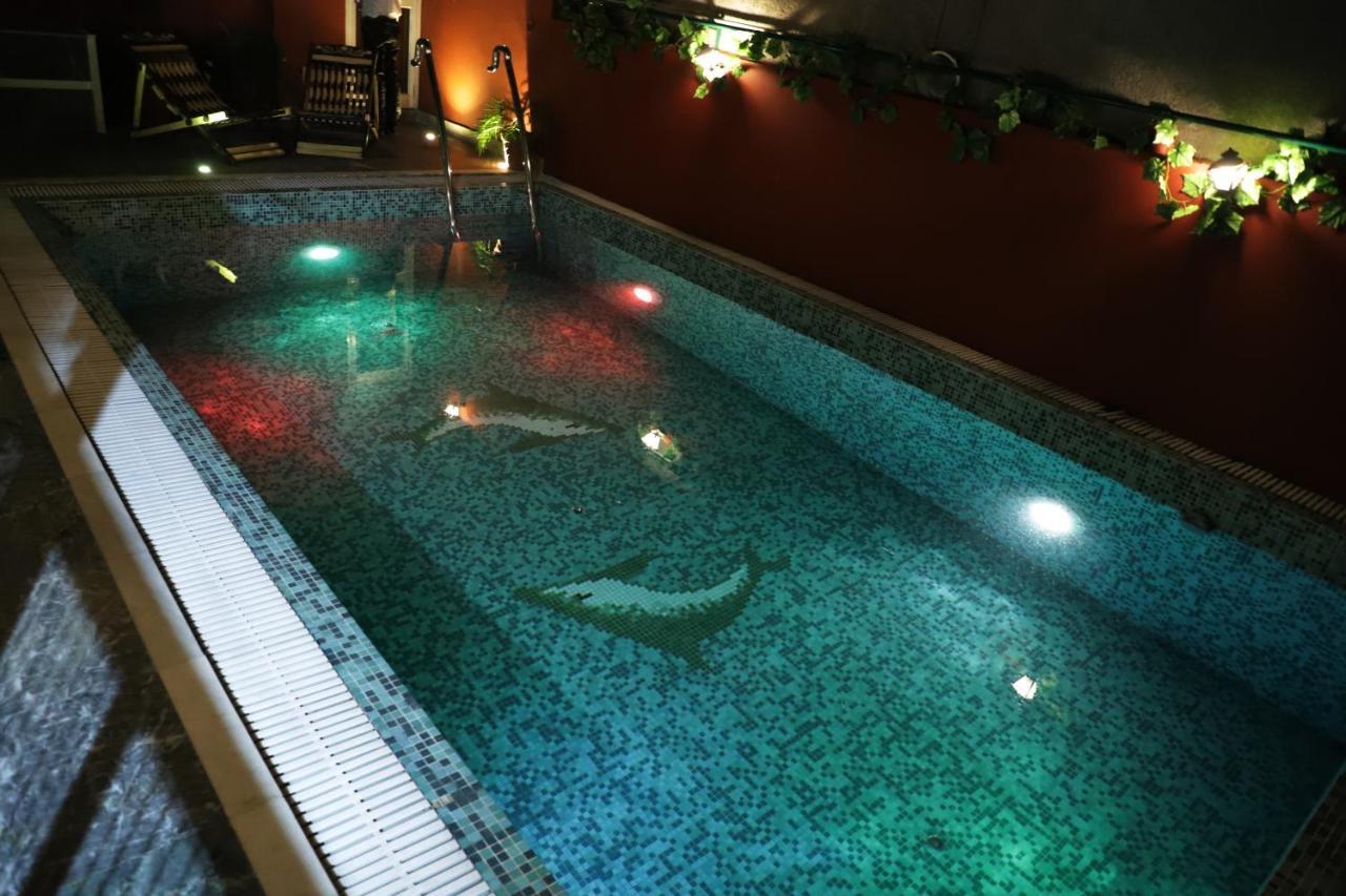 Deluxe Suite with Spa Bath
