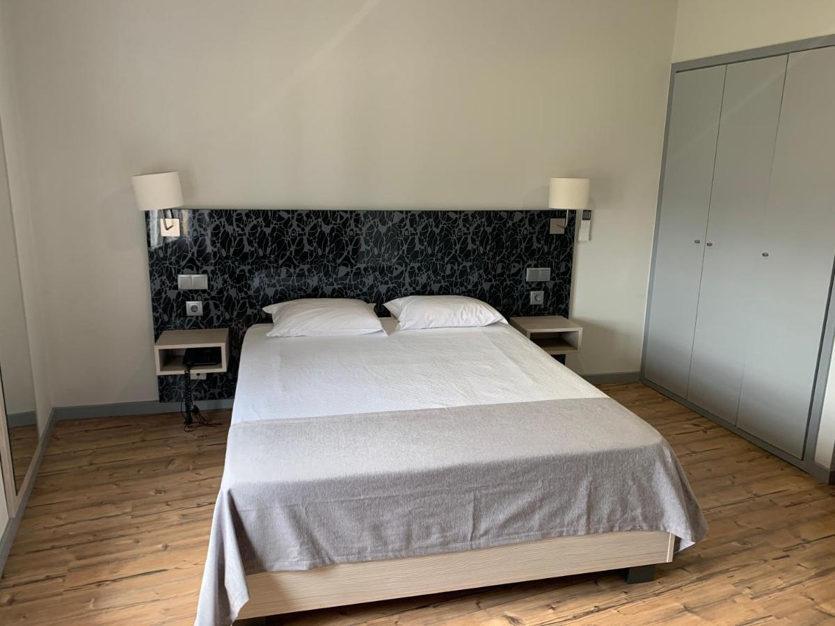 Family Room,925679584:JPEG