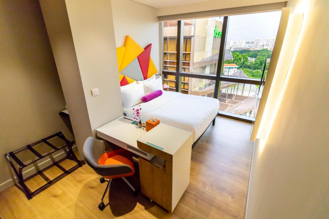 Standard Queen Room with Pool View, 1 Queen Bed