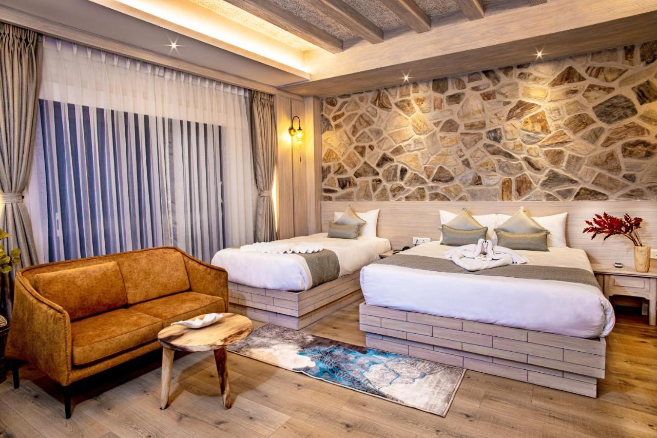 Superior Deluxe Room with Bathtub -- 15% off on Food and Beverage and Sauna and Steam