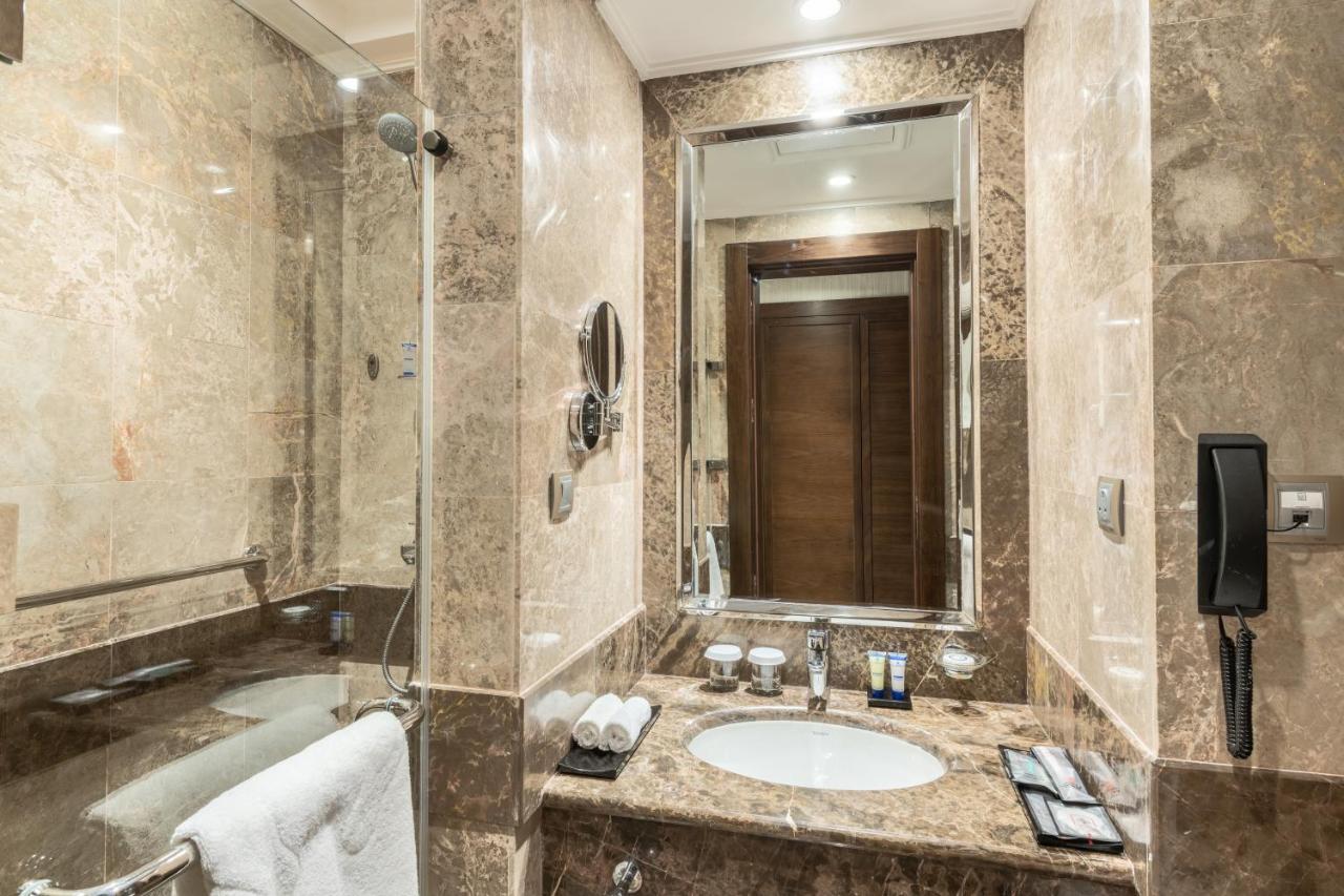 Executive Suite with One King Bed