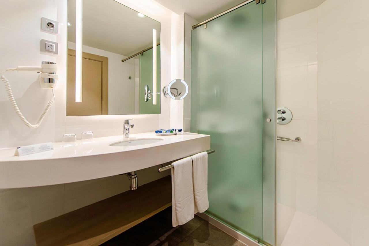 Double Room with Lateral Sea View (3 Adults)