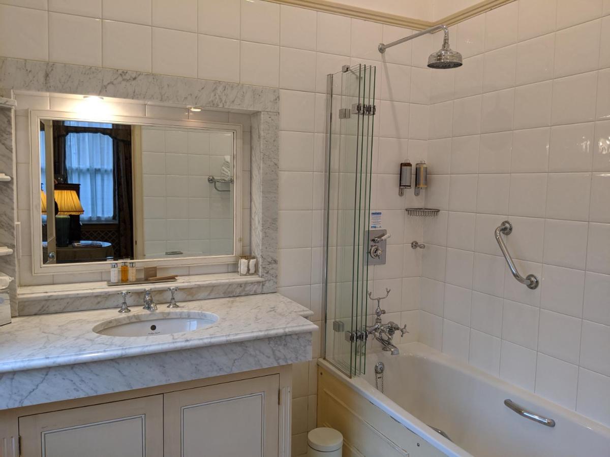 Featured Executive Room