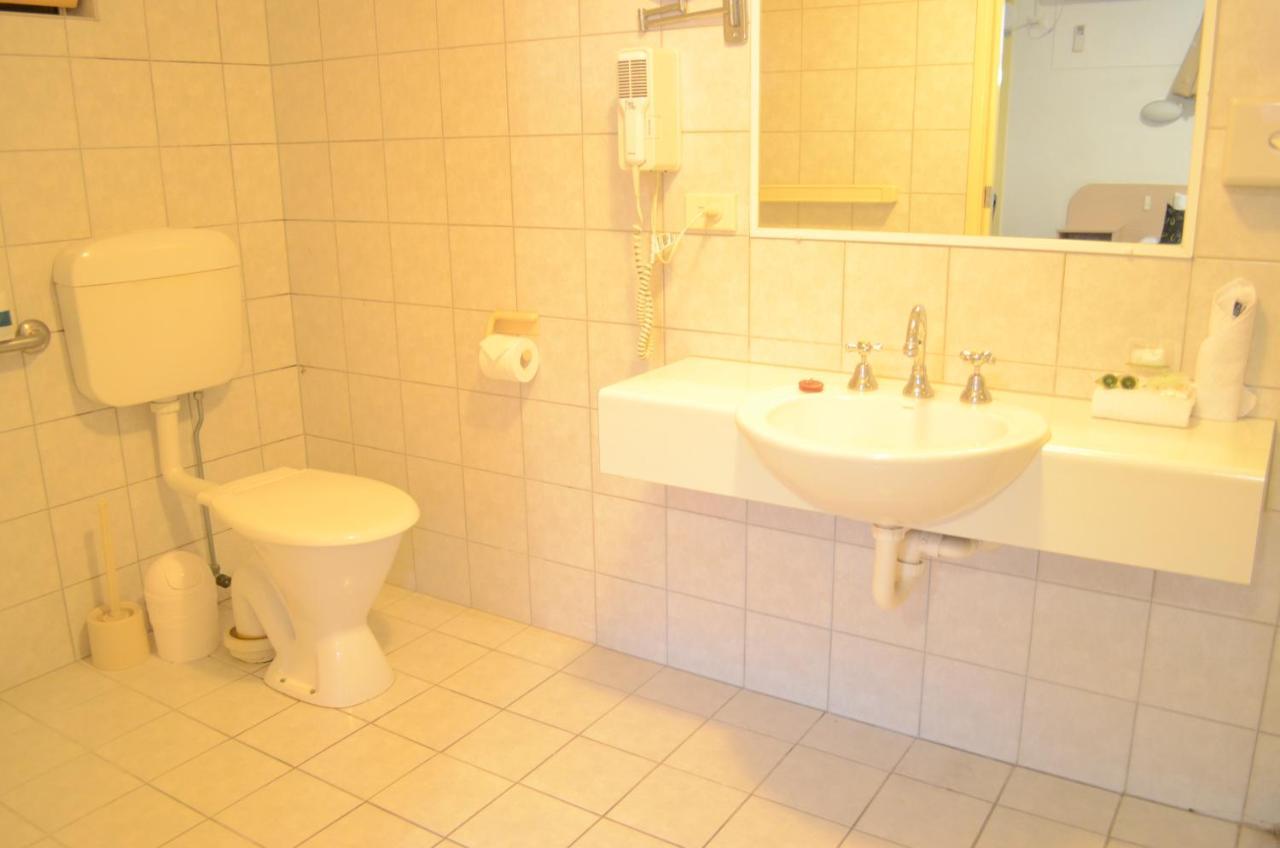 Standard Queen Room,974474545:JPEG