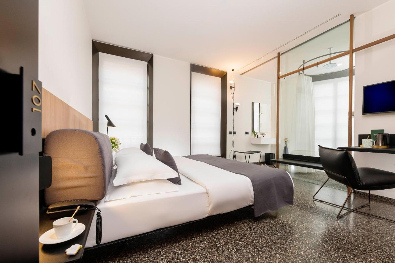 Deluxe Double or Twin Room with City View