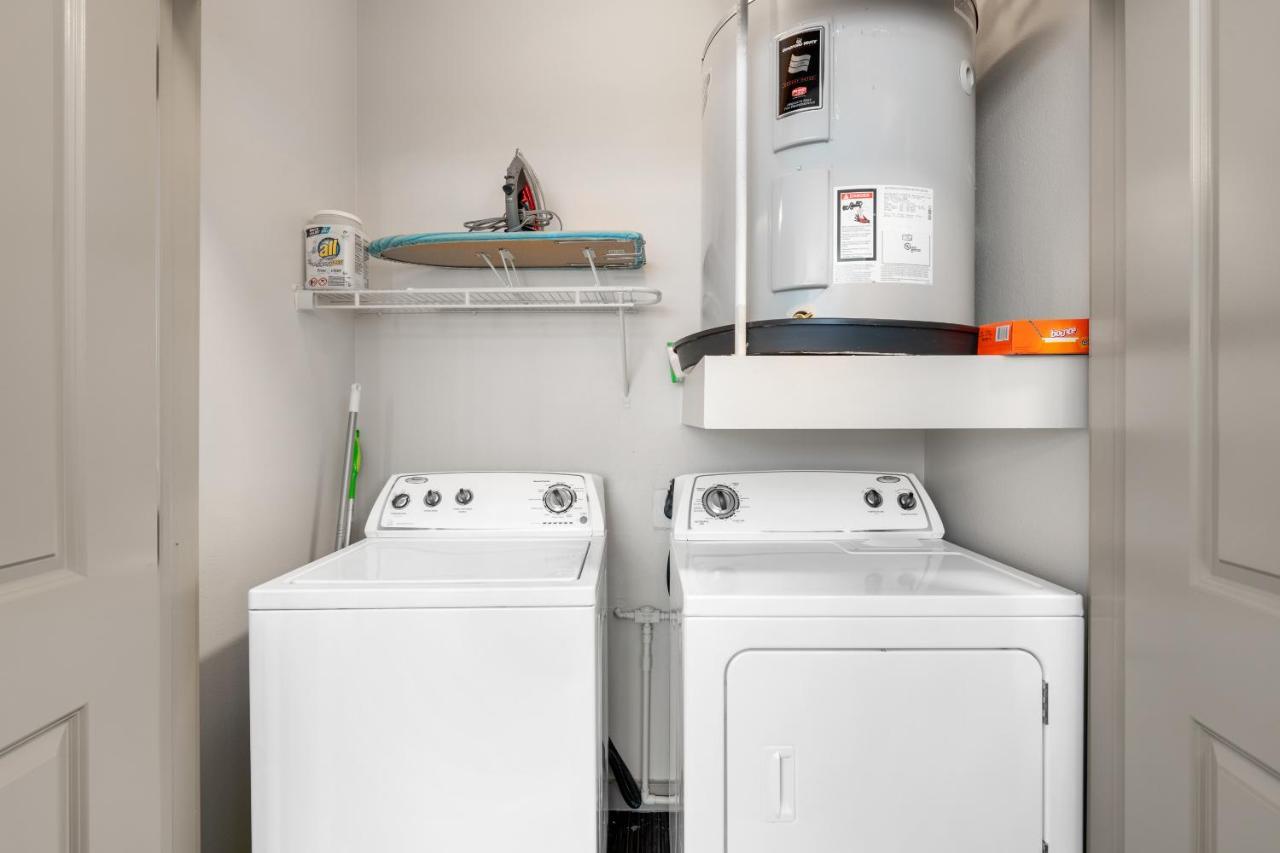 One-Bedroom Apartment (Self Check-in with Virtual Front Desk)