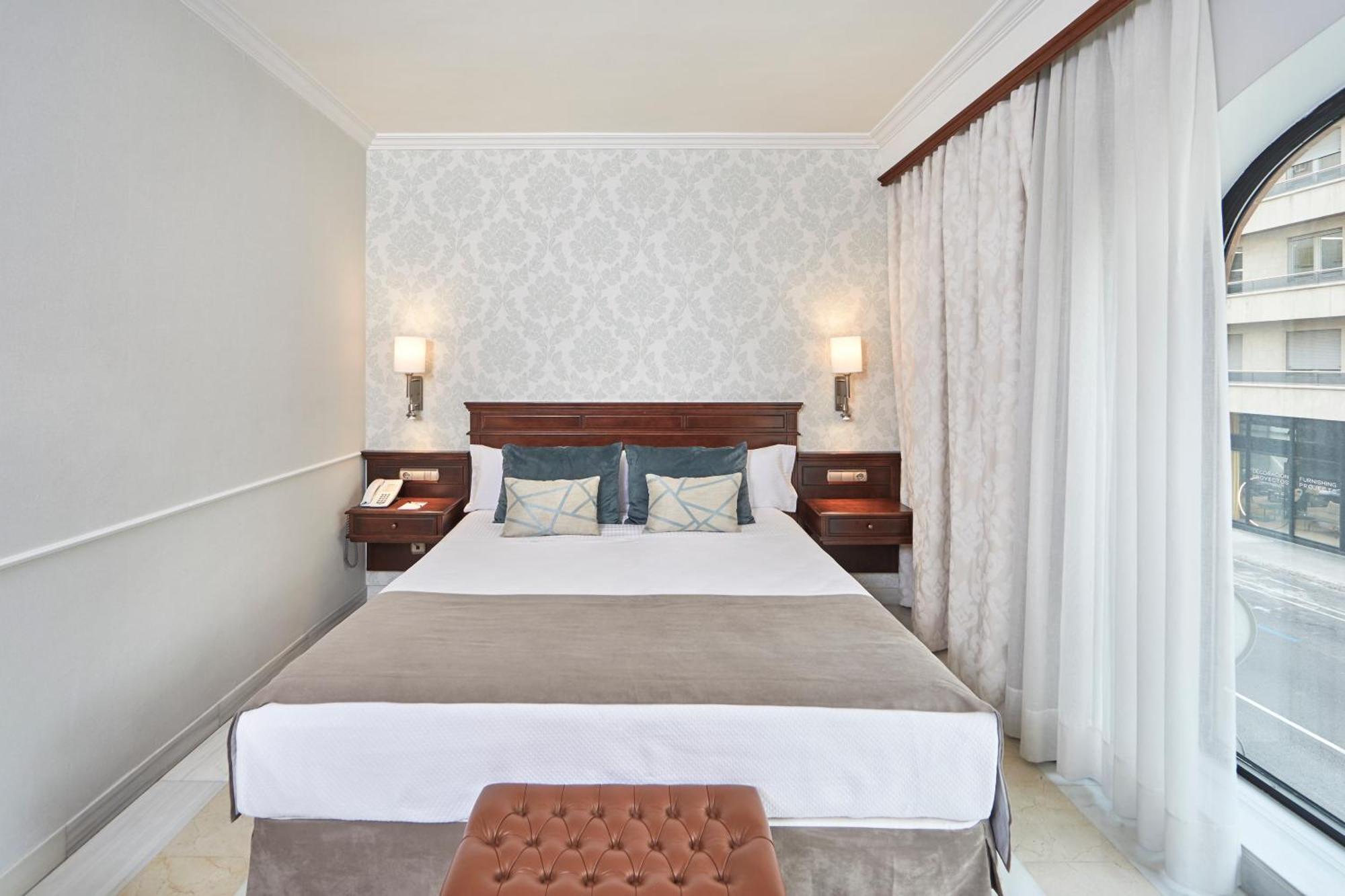 Double or Twin Room (1 Adult)