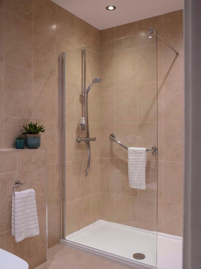 Chairman's Twin with walk in shower