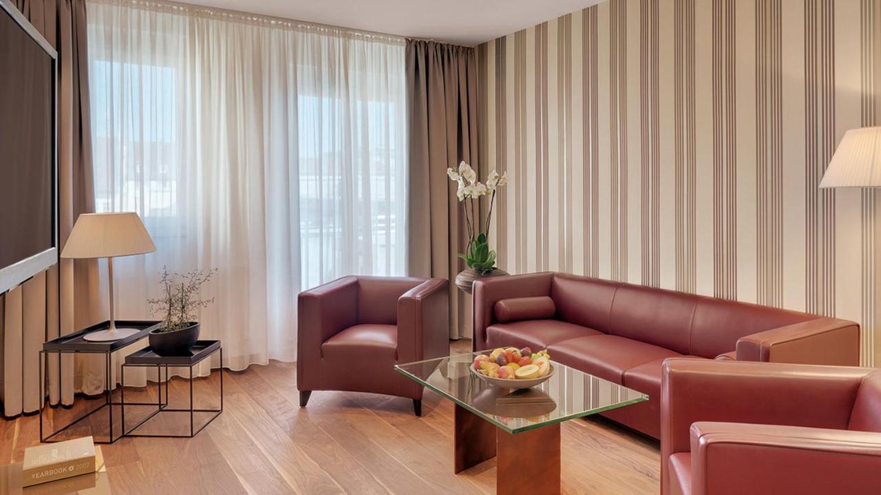 Penthouse Suite with Garden View