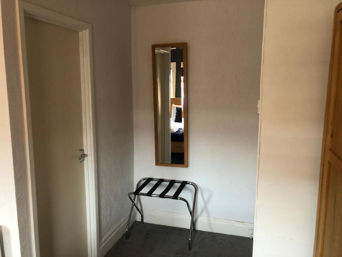 Superior King Room with Partial Sea View